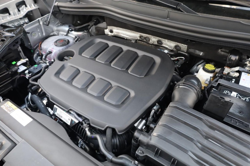 Volkswagen Tiguan Vehicle Full-screen Gallery Image 19
