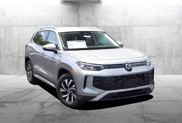 Volkswagen Tiguan Vehicle Image 02