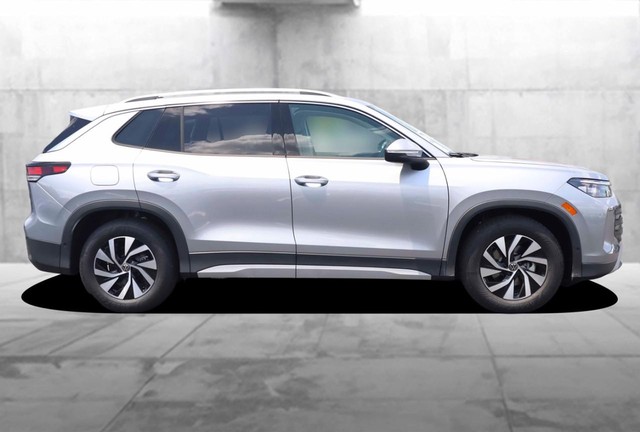 Volkswagen Tiguan Vehicle Image 05