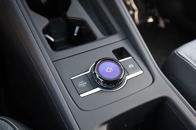 Volkswagen Tiguan Vehicle Image 13