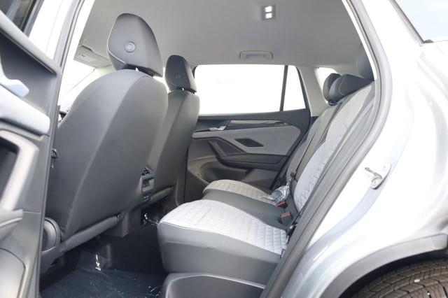Volkswagen Tiguan Vehicle Image 15