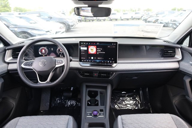 Volkswagen Tiguan Vehicle Image 16