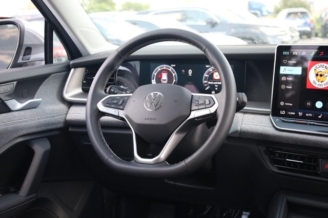 Volkswagen Tiguan Vehicle Image 17