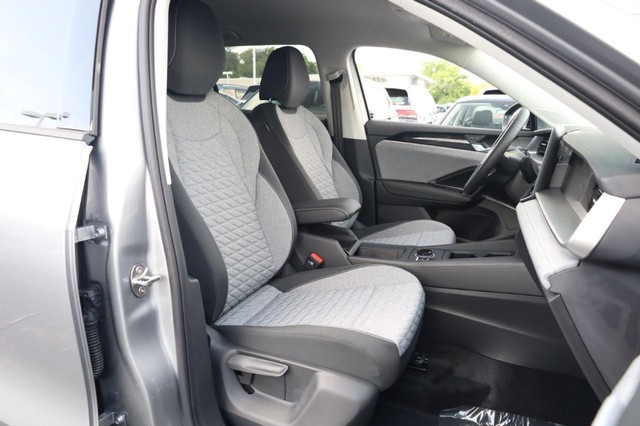Volkswagen Tiguan Vehicle Image 18