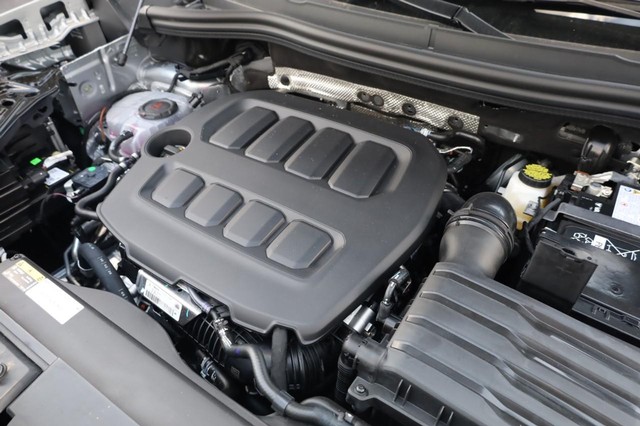 Volkswagen Tiguan Vehicle Image 19