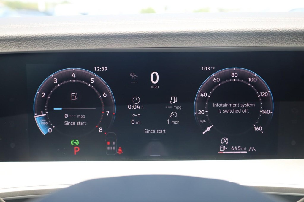 Volkswagen Tiguan Vehicle Full-screen Gallery Image 13
