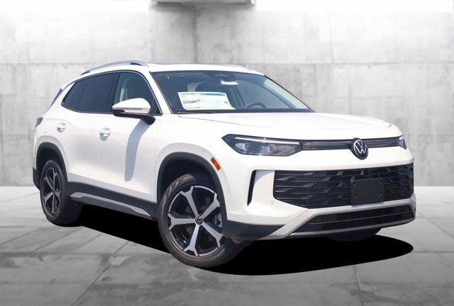 Volkswagen Tiguan Vehicle Image 02