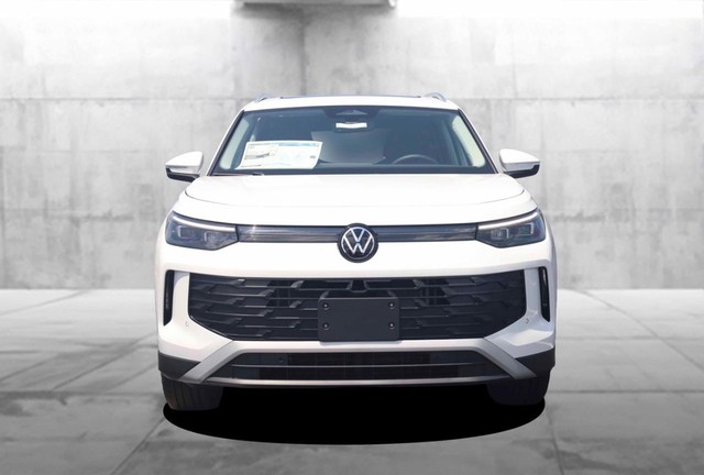 Volkswagen Tiguan Vehicle Image 04