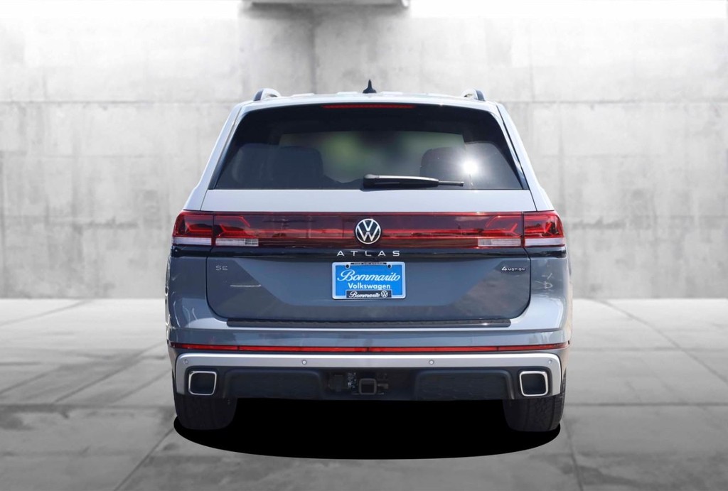 Volkswagen Atlas Vehicle Full-screen Gallery Image 6