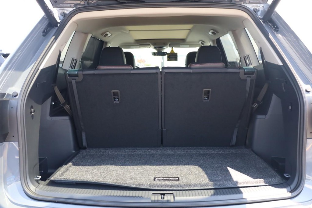 Volkswagen Atlas Vehicle Full-screen Gallery Image 7