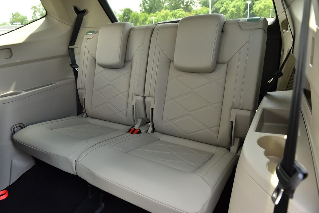 Volkswagen Atlas Vehicle Full-screen Gallery Image 25