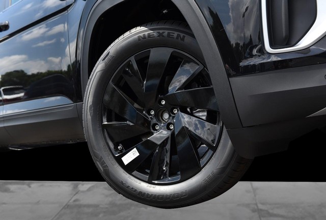 Volkswagen Atlas Vehicle Image 03