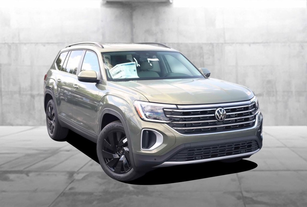 Volkswagen Atlas Vehicle Full-screen Gallery Image 2