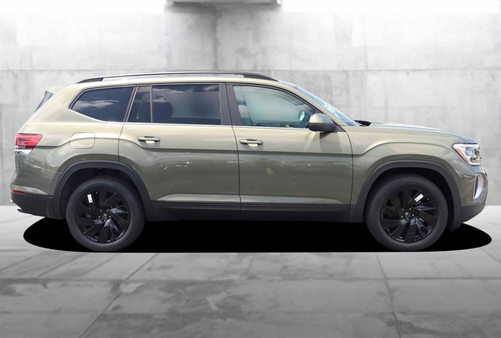 Volkswagen Atlas Vehicle Full-screen Gallery Image 5