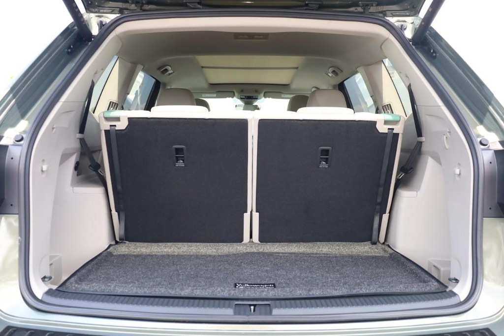 Volkswagen Atlas Vehicle Full-screen Gallery Image 7
