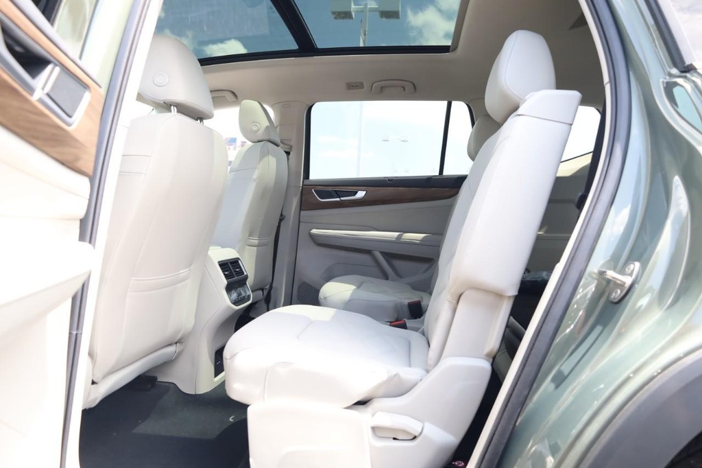 Volkswagen Atlas Vehicle Full-screen Gallery Image 23