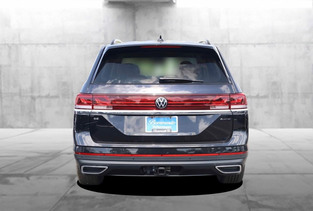 Volkswagen Atlas Vehicle Full-screen Gallery Image 6