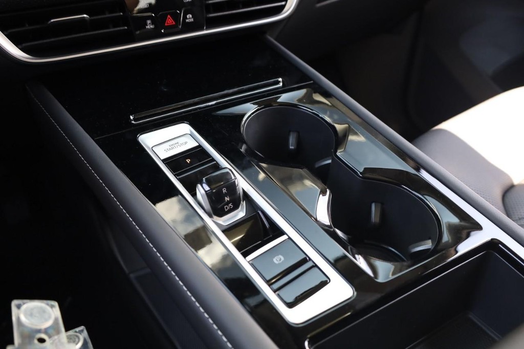 Volkswagen Atlas Vehicle Full-screen Gallery Image 17