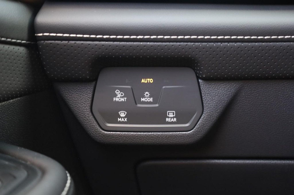 Volkswagen Atlas Vehicle Full-screen Gallery Image 20