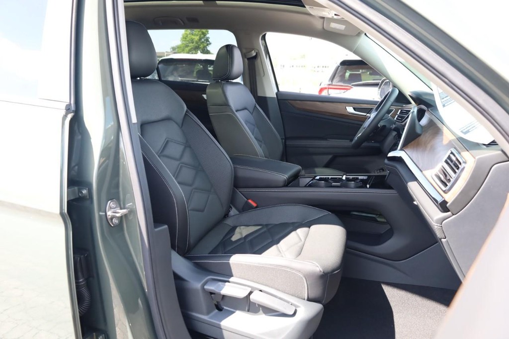 Volkswagen Atlas Vehicle Full-screen Gallery Image 28