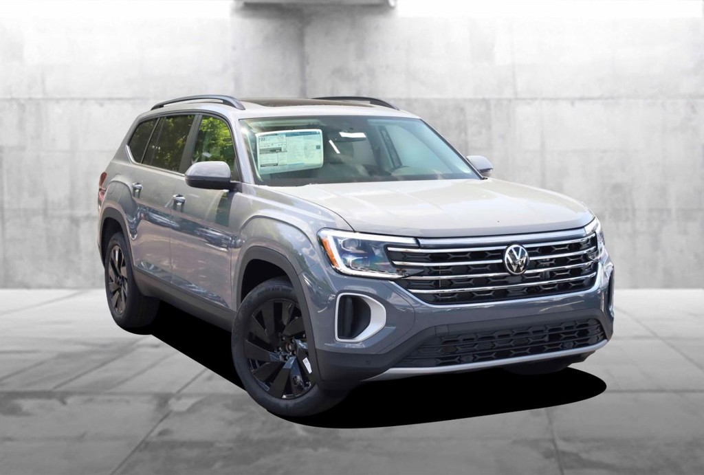 Volkswagen Atlas Vehicle Full-screen Gallery Image 2