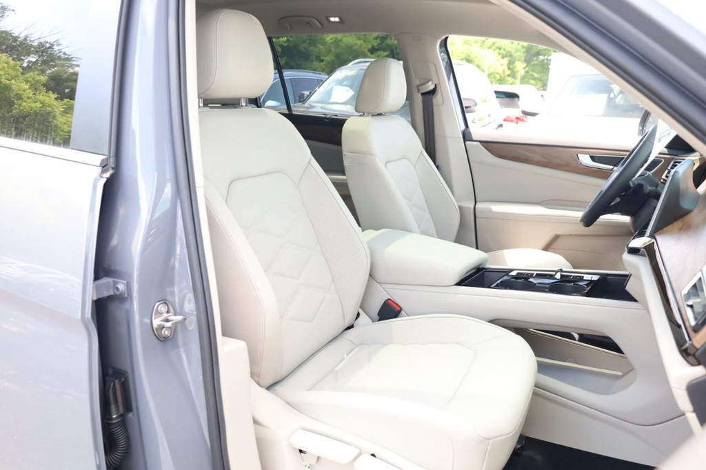 Volkswagen Atlas Vehicle Full-screen Gallery Image 28