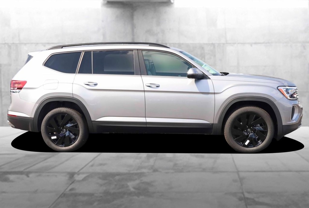 Volkswagen Atlas Vehicle Full-screen Gallery Image 5