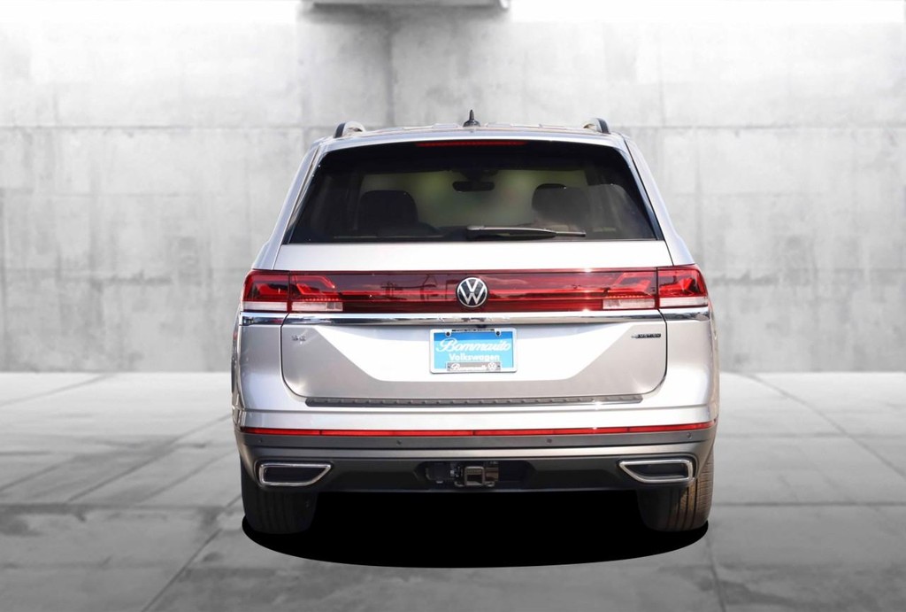 Volkswagen Atlas Vehicle Full-screen Gallery Image 6