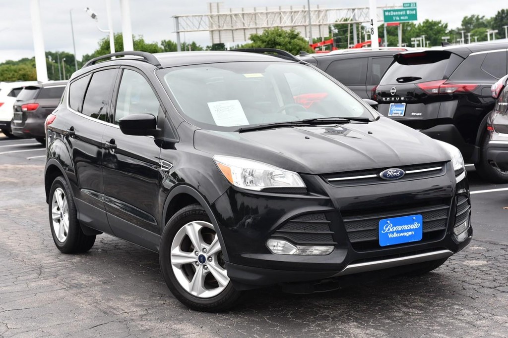 Ford Escape Vehicle Full-screen Gallery Image 02