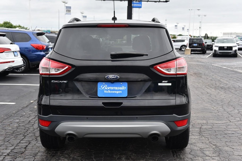 Ford Escape Vehicle Full-screen Gallery Image 06
