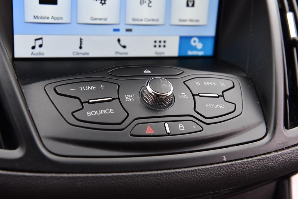 Ford Escape Vehicle Full-screen Gallery Image 12