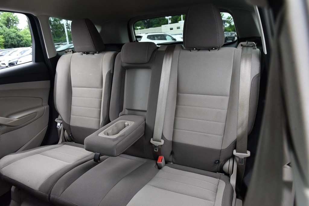 Ford Escape Vehicle Full-screen Gallery Image 18