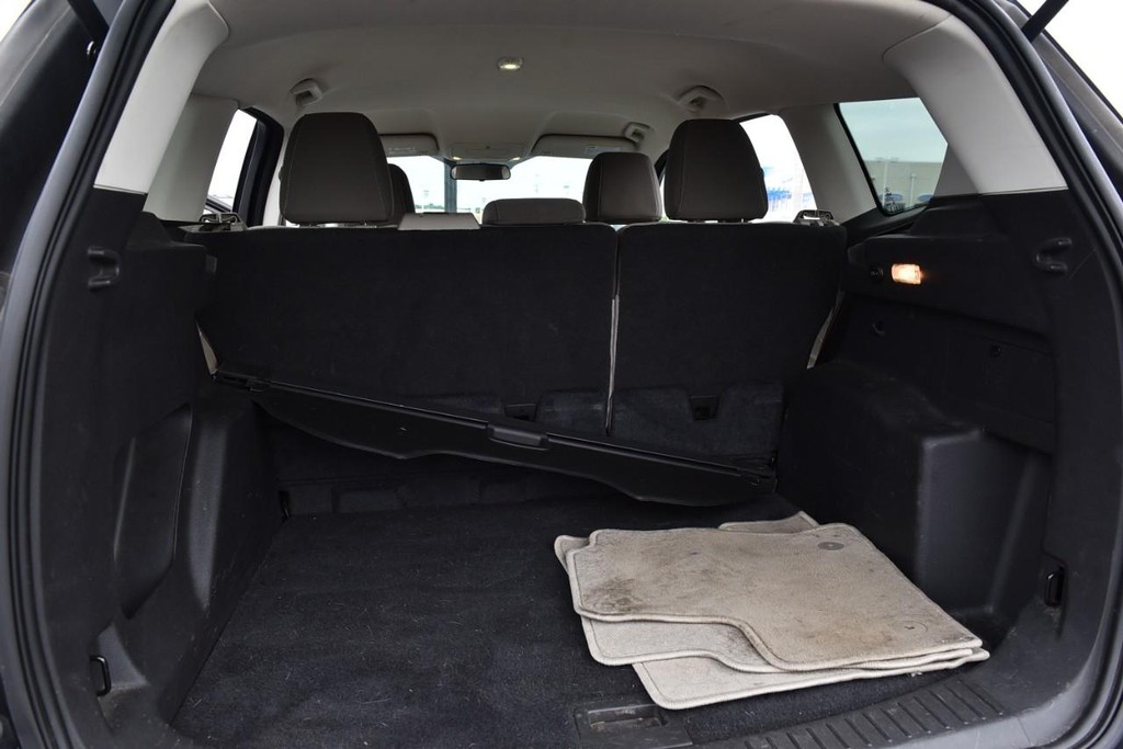 Ford Escape Vehicle Full-screen Gallery Image 20