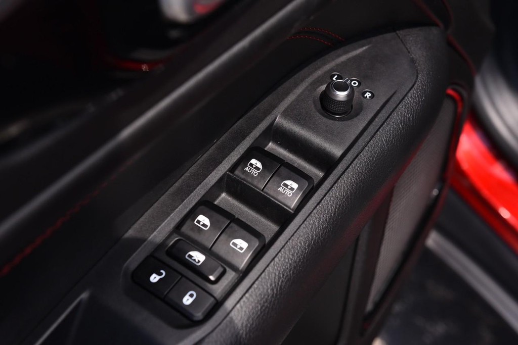 Jeep Compass Vehicle Full-screen Gallery Image 8