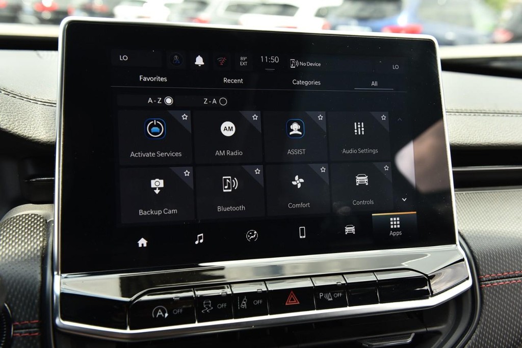 Jeep Compass Vehicle Full-screen Gallery Image 14