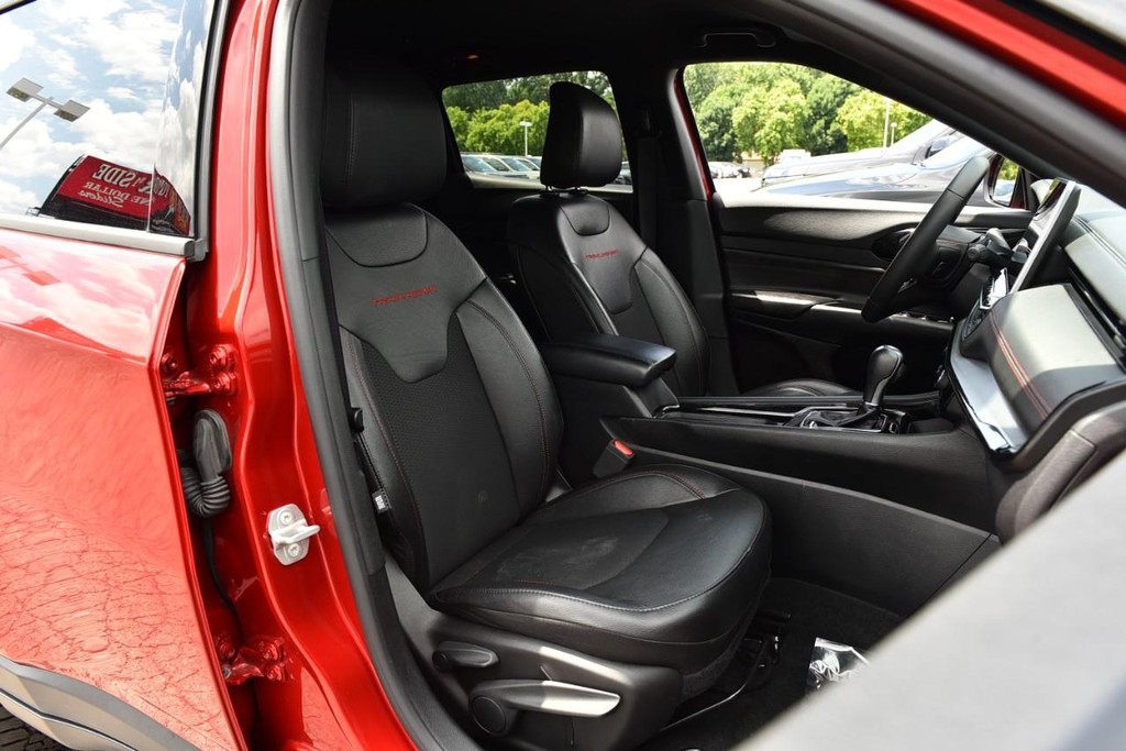 Jeep Compass Vehicle Full-screen Gallery Image 21