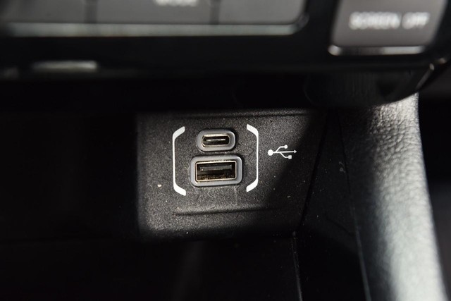 Jeep Compass Vehicle Image 16