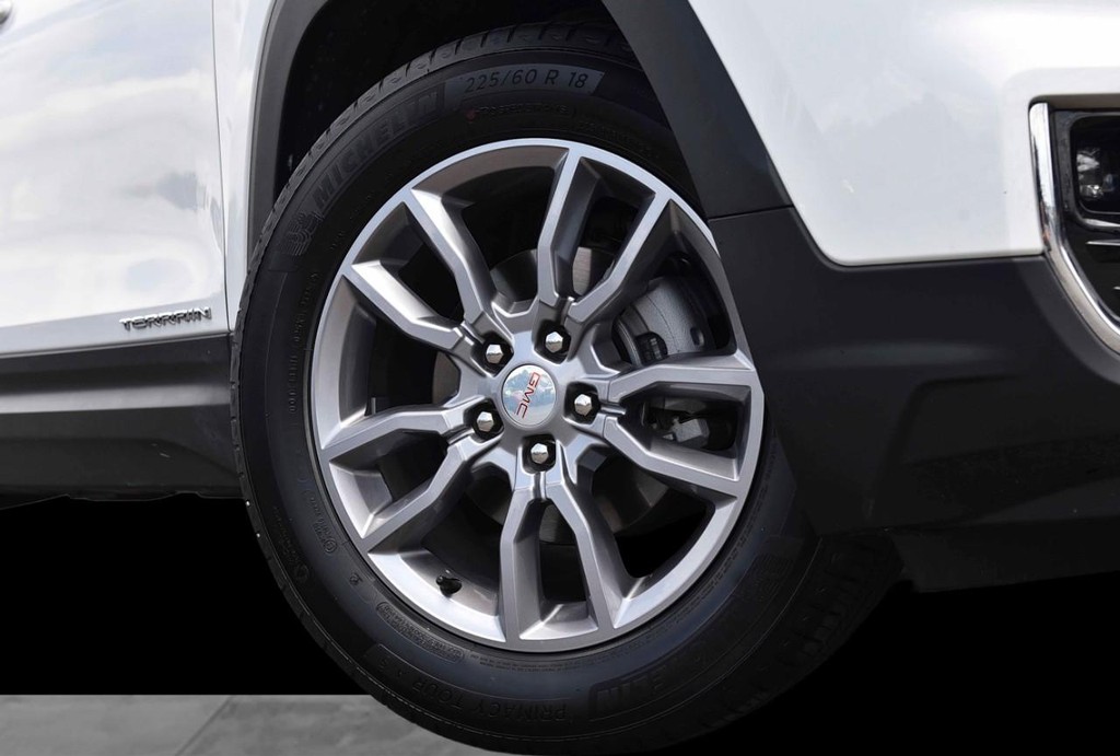 GMC Terrain Vehicle Full-screen Gallery Image 3