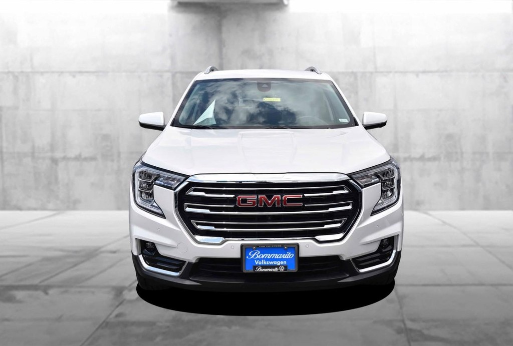 GMC Terrain Vehicle Full-screen Gallery Image 4