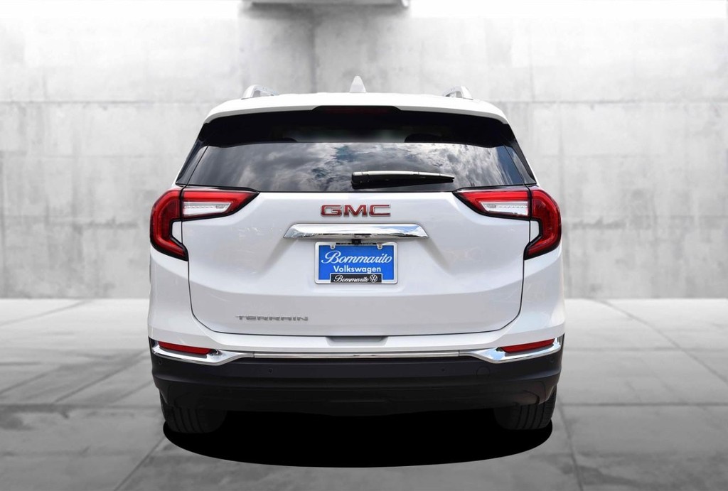 GMC Terrain Vehicle Full-screen Gallery Image 6