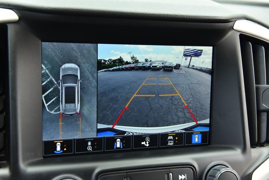 GMC Terrain Vehicle Full-screen Gallery Image 14