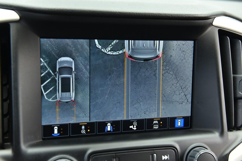 GMC Terrain Vehicle Full-screen Gallery Image 15