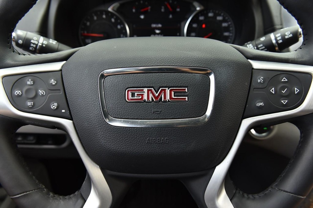 GMC Terrain Vehicle Full-screen Gallery Image 24