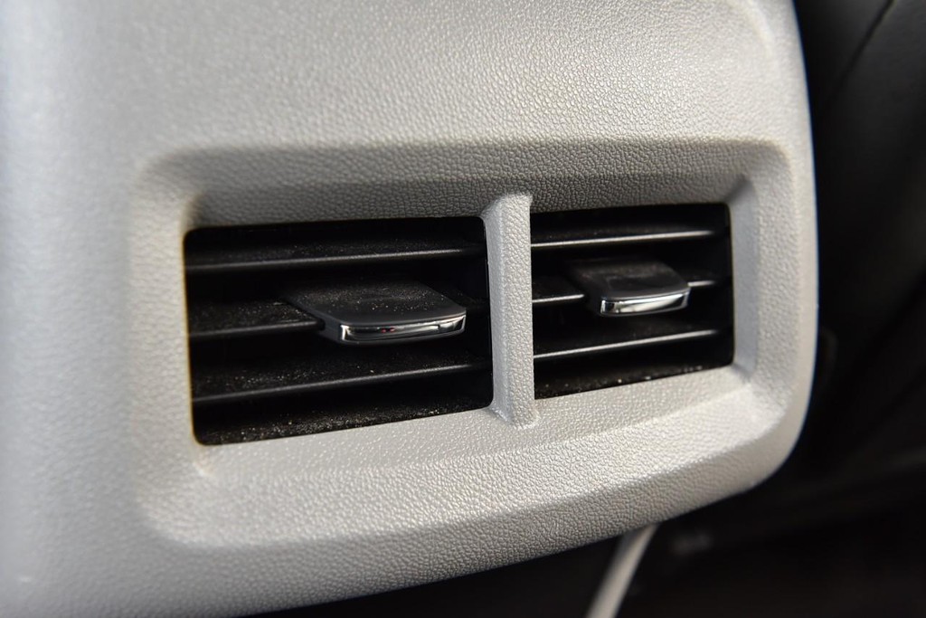 GMC Terrain Vehicle Full-screen Gallery Image 28