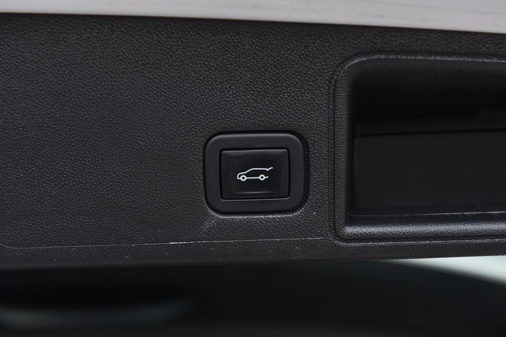 GMC Terrain Vehicle Full-screen Gallery Image 31