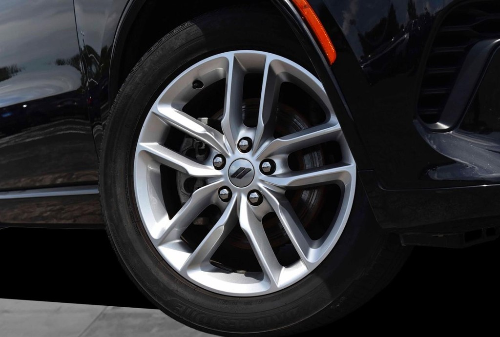 Dodge Durango Vehicle Full-screen Gallery Image 3