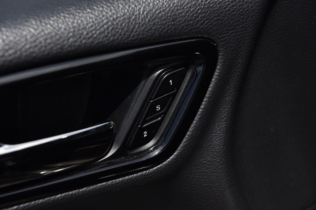 Dodge Durango Vehicle Full-screen Gallery Image 9