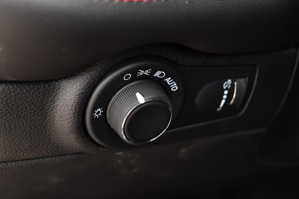 Dodge Durango Vehicle Full-screen Gallery Image 12