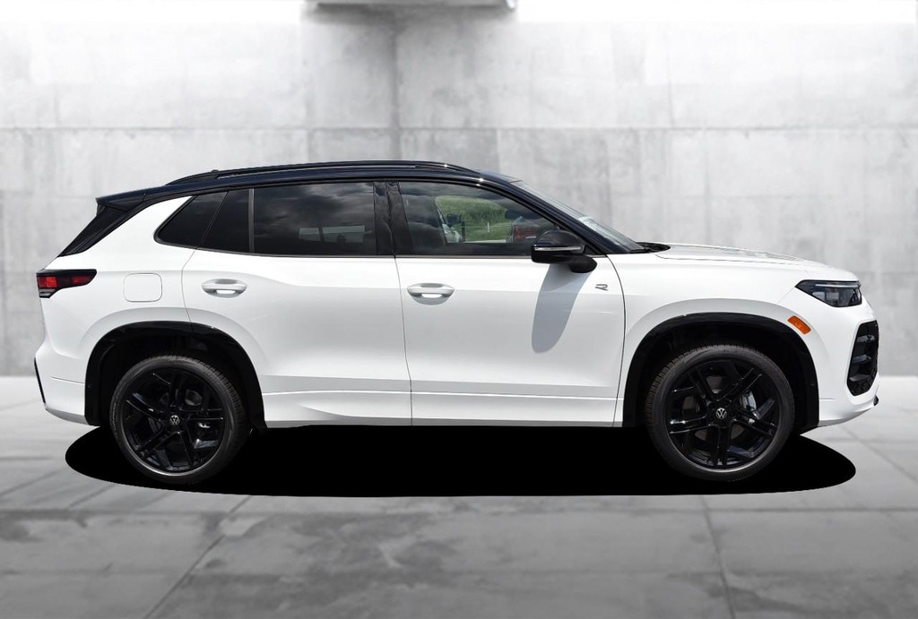 Volkswagen Tiguan Vehicle Full-screen Gallery Image 5