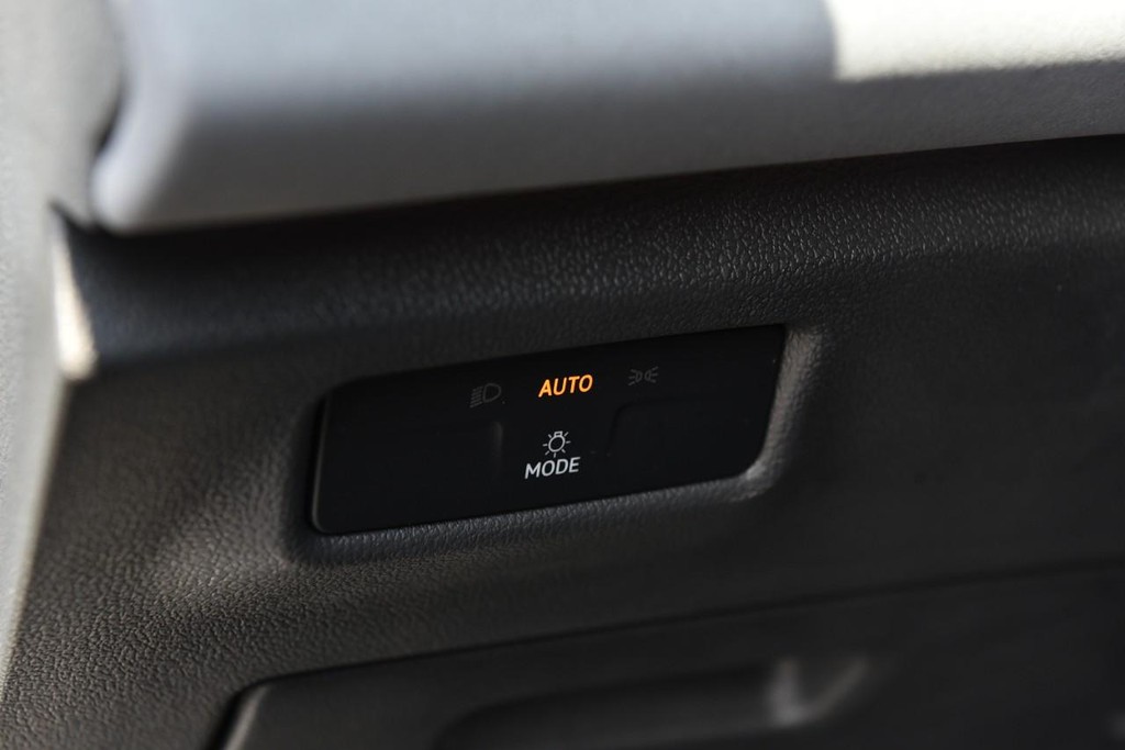 Volkswagen Tiguan Vehicle Full-screen Gallery Image 11